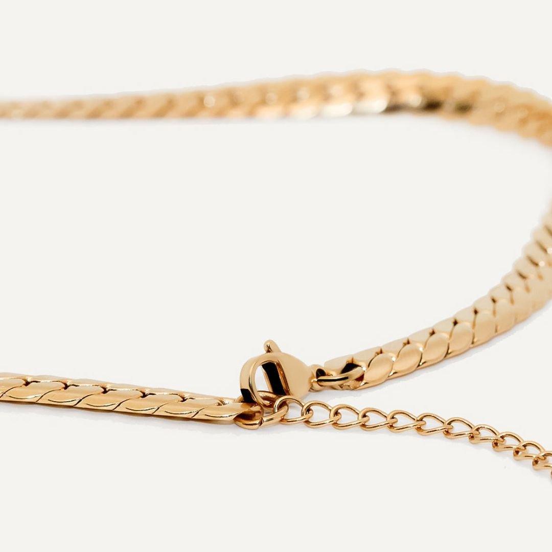 Colar Gargantilha Coração Minimalista Banhado em Ouro 18K